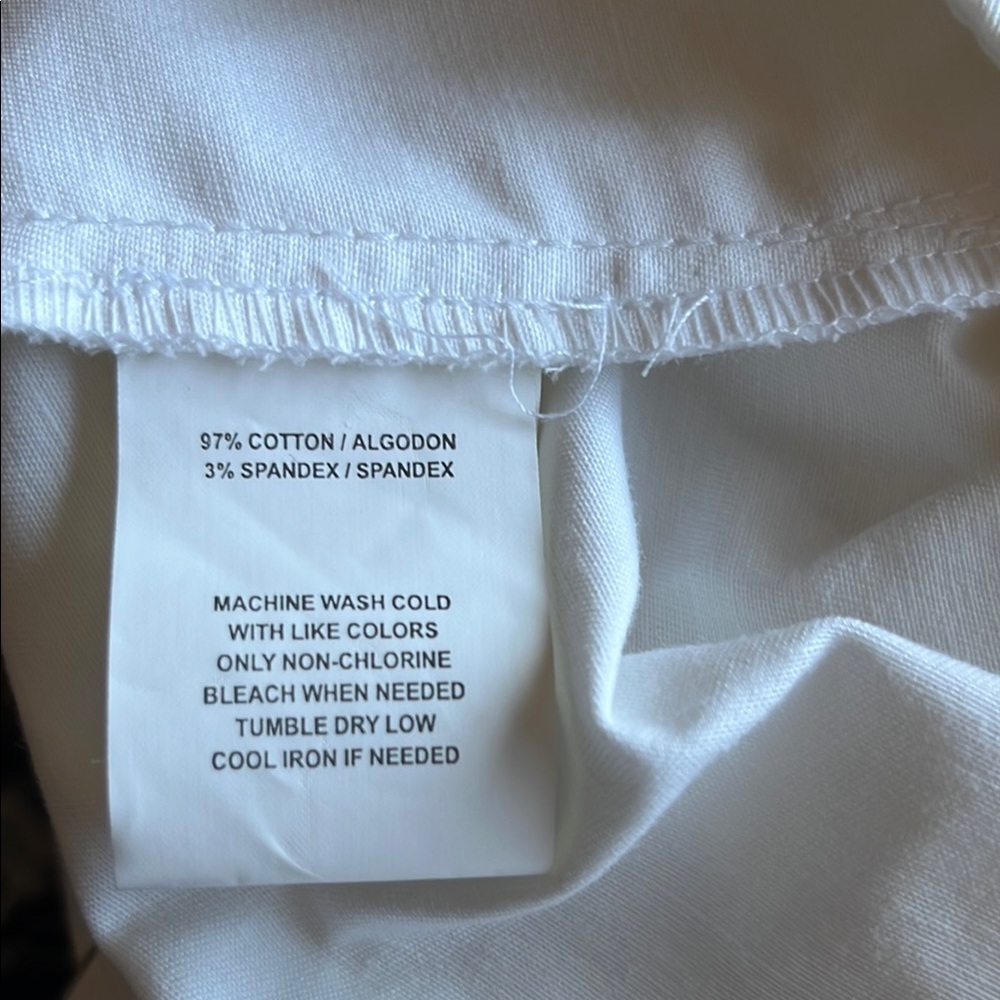 Sag Harbor White Relaxed Fit Capris - Picture 11 of 12